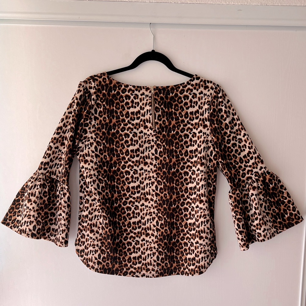 Green Envelope Los Angeles Leopard Boho
Print Top Size Large